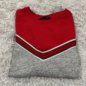 Abercrombie & Fitch Cropped Crewneck Sweatshirt - Varsity style